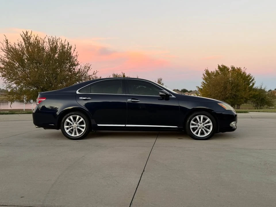 2010 Lexus ES 5th Gen - Image 10 of 13