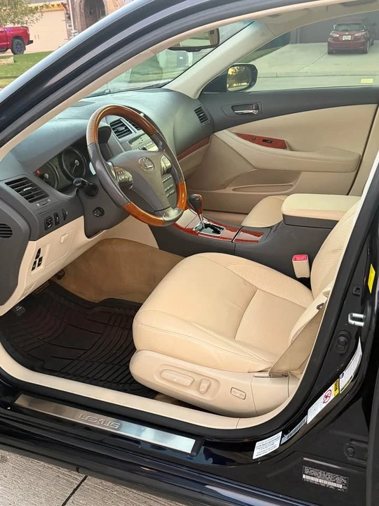 2010 Lexus ES 5th Gen - Image 7 of 13