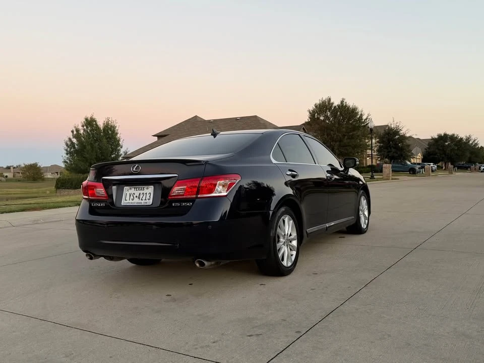 2010 Lexus ES 5th Gen - Image 2 of 13