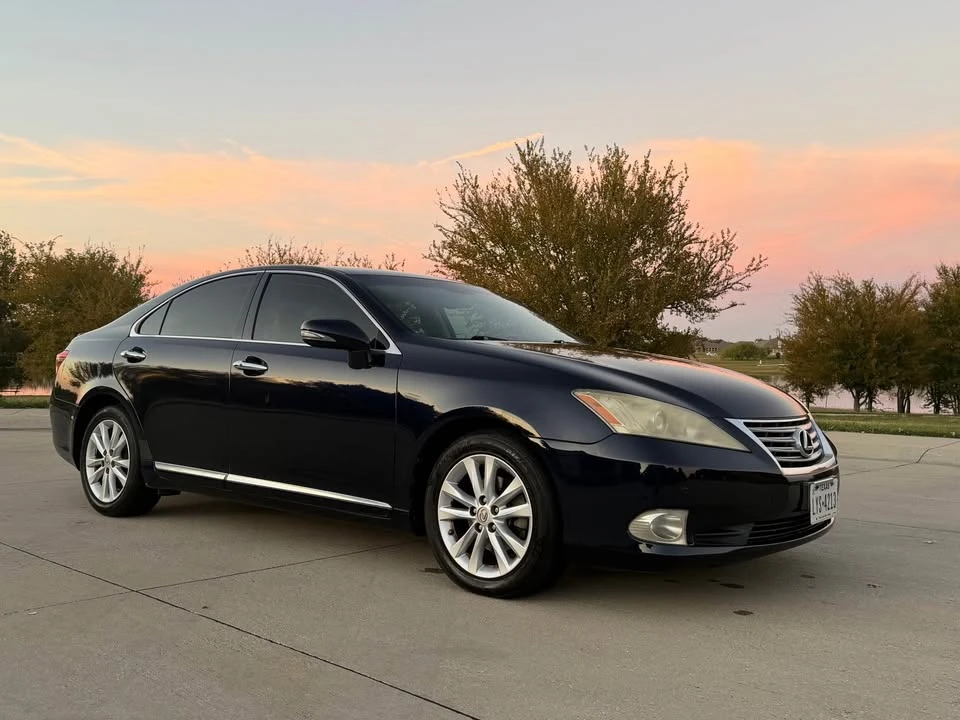 2010 Lexus ES 5th Gen - Image 11 of 13