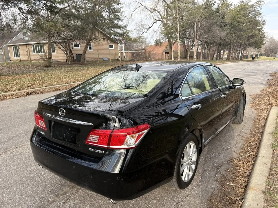 2010 Lexus ES 5th Gen - Image 7 of 20