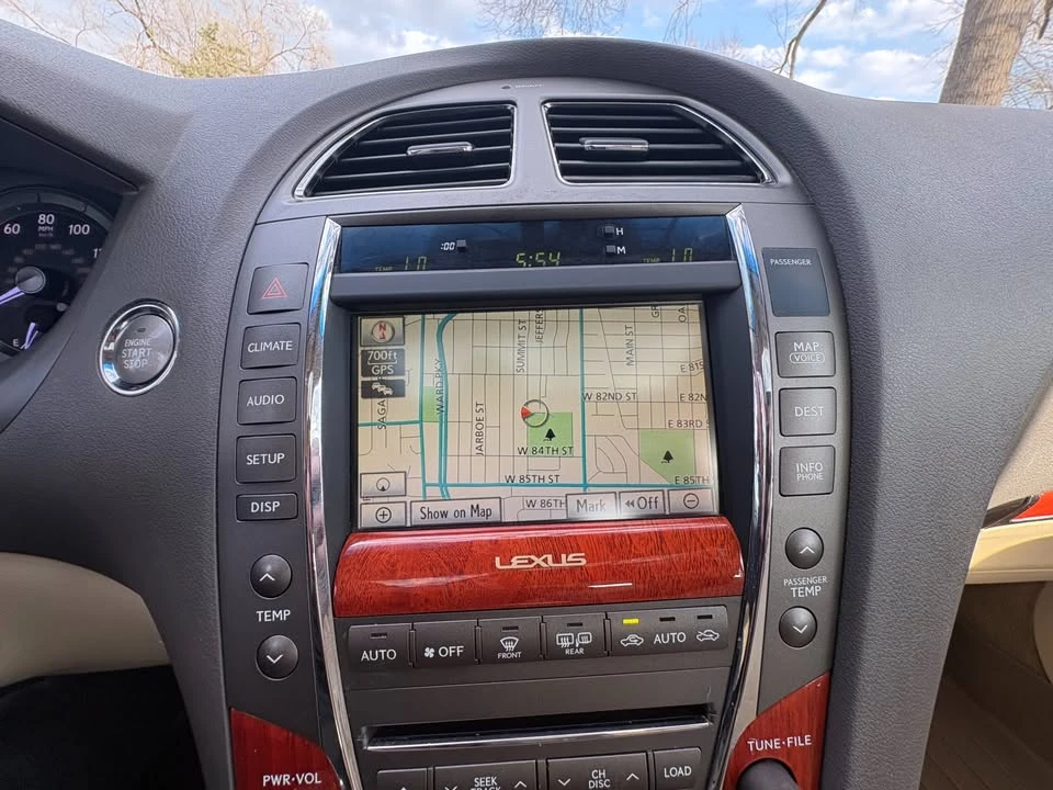 2010 Lexus ES 5th Gen - Image 15 of 20