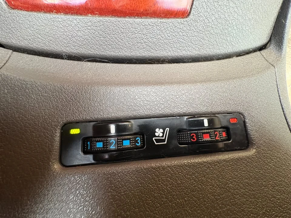2010 Lexus ES 5th Gen - Image 14 of 20