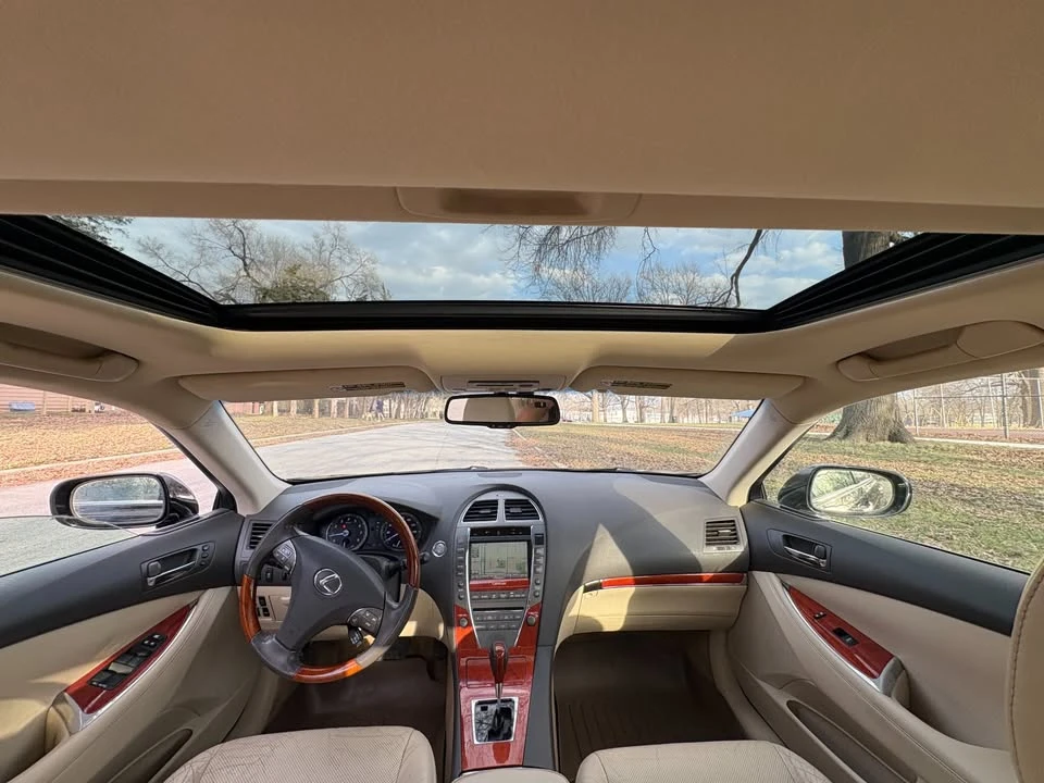 2010 Lexus ES 5th Gen - Image 17 of 20