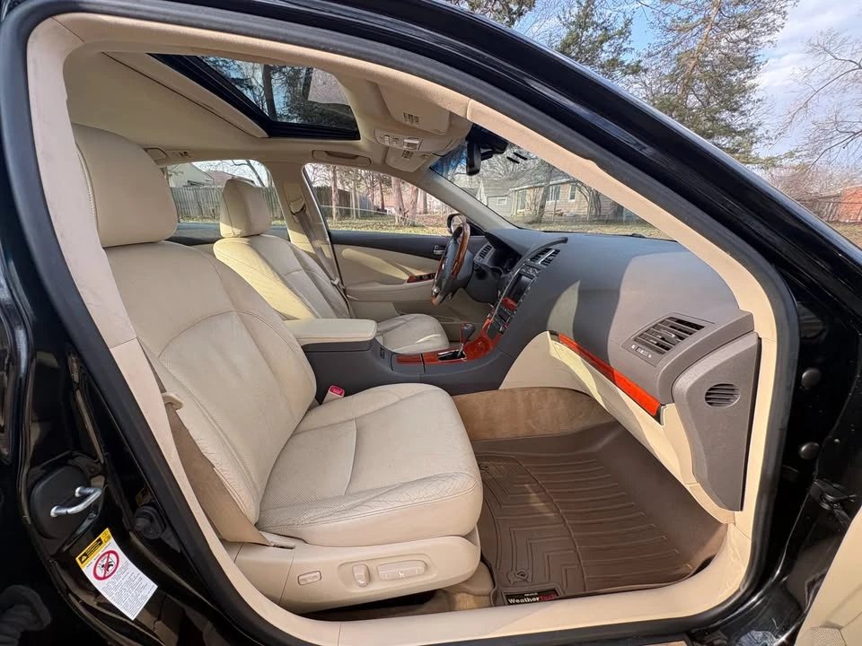 2010 Lexus ES 5th Gen - Image 18 of 20