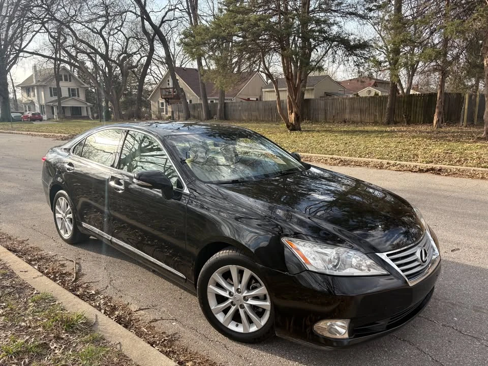 2010 Lexus ES 5th Gen - Image 9 of 20