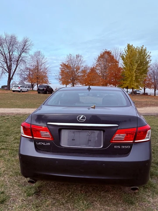 2010 Lexus ES 5th Gen - Image 3 of 9