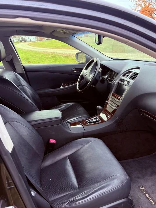 2010 Lexus ES 5th Gen - Image 7 of 9