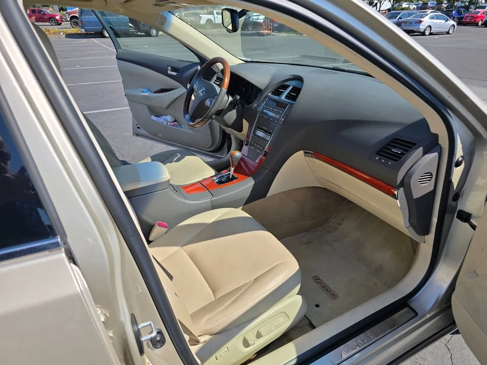 2010 Lexus ES 5th Gen - Image 6 of 10
