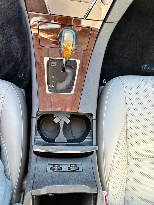 2010 Lexus ES 4th Gen - Image 9 of 18