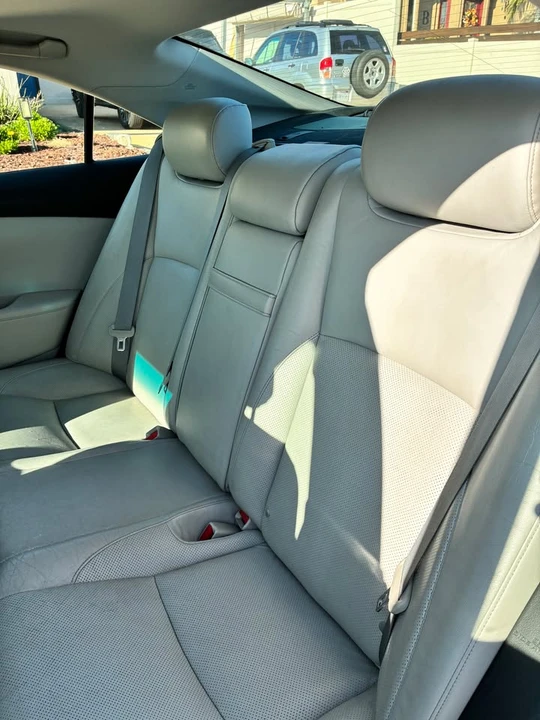 2010 Lexus ES 4th Gen - Image 15 of 18