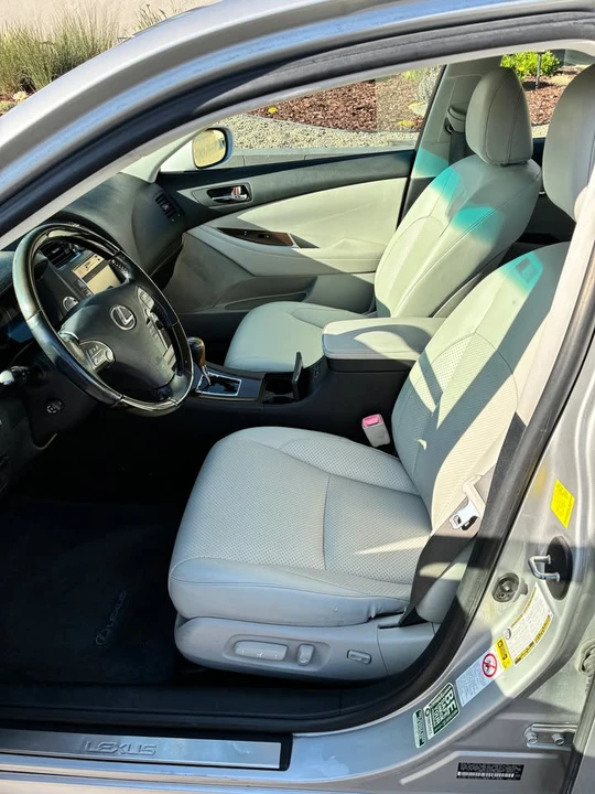 2010 Lexus ES 4th Gen - Image 6 of 18