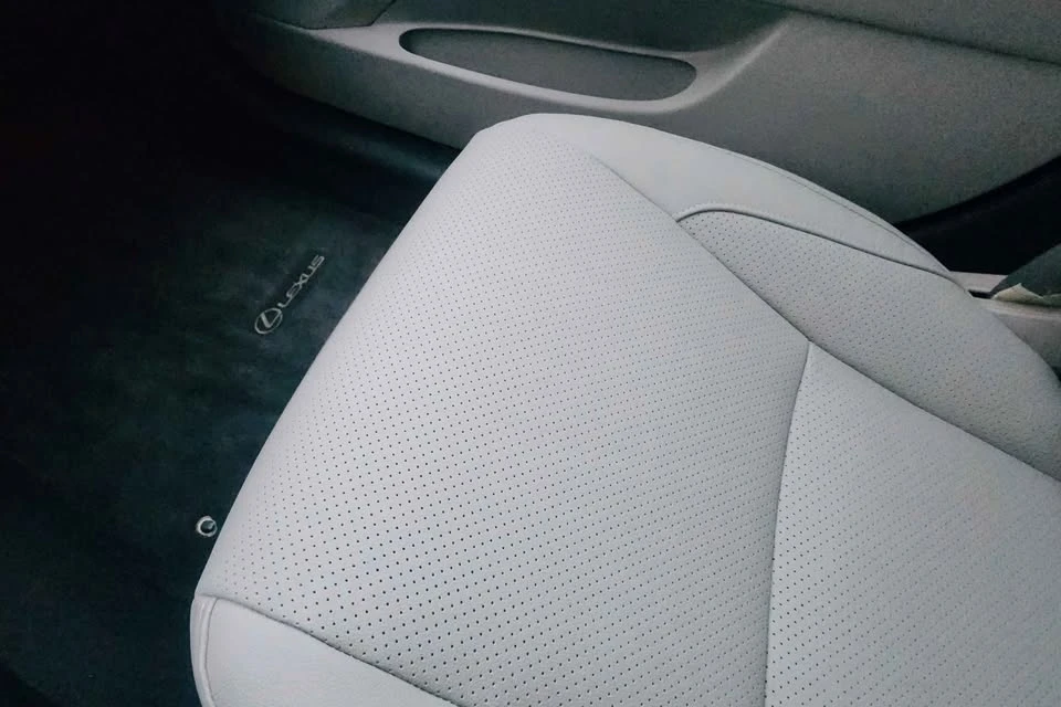 2010 Lexus ES 4th Gen - Image 10 of 14