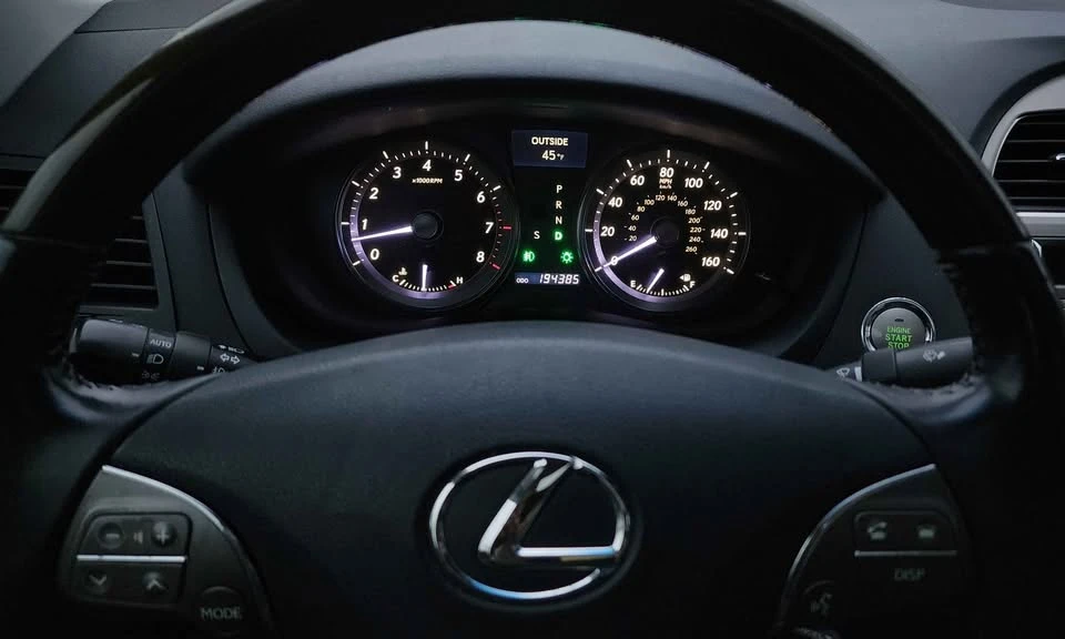 2010 Lexus ES 4th Gen - Image 13 of 14