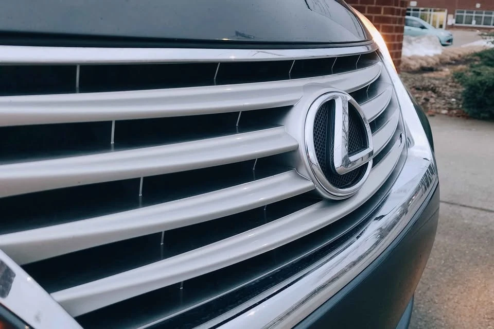 2010 Lexus ES 4th Gen - Image 12 of 14