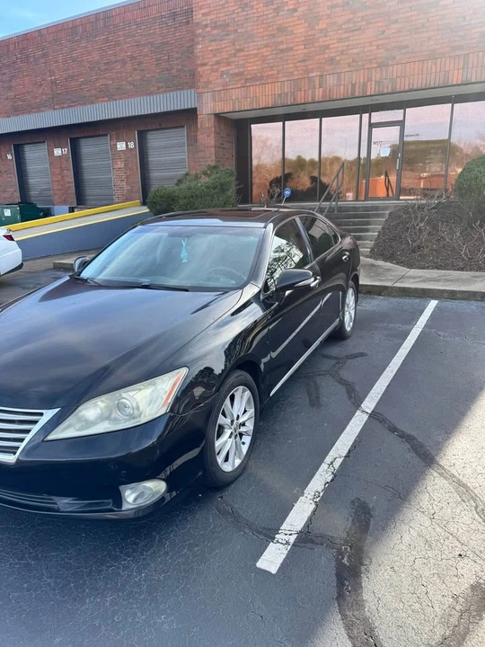 2010 Lexus ES 5th Gen - Image 4 of 10