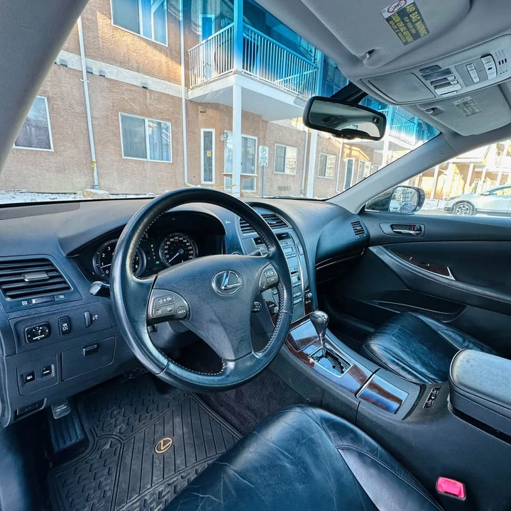 2010 Lexus ES 4th Gen - Image 13 of 17