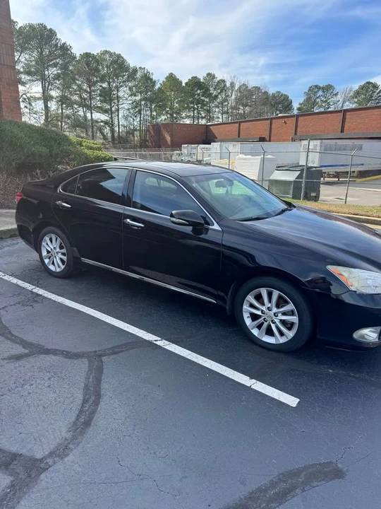 2010 Lexus ES 5th Gen - Image 2 of 10