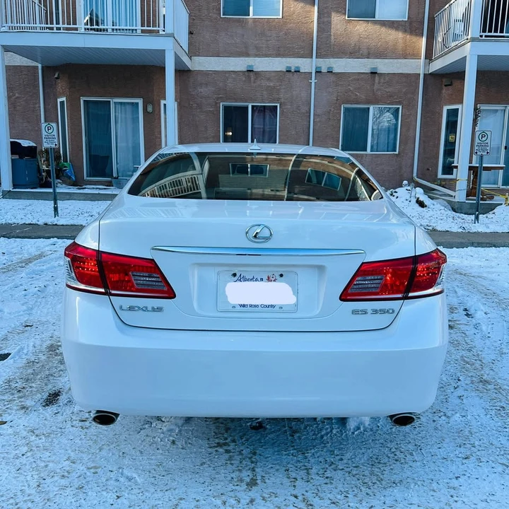 2010 Lexus ES 4th Gen - Image 5 of 17
