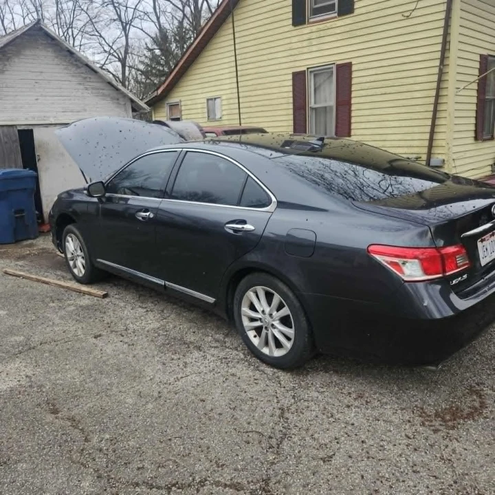 2010 Lexus ES 5th Gen - Image 2 of 4