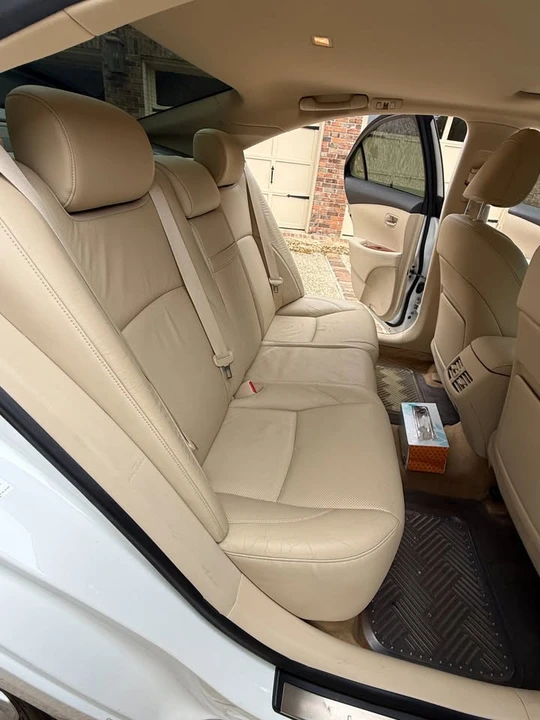 2010 Lexus ES 5th Gen - Image 15 of 20
