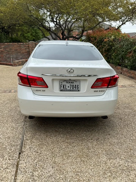 2010 Lexus ES 5th Gen - Image 3 of 20