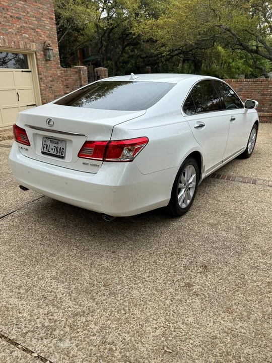 2010 Lexus ES 5th Gen - Image 2 of 20