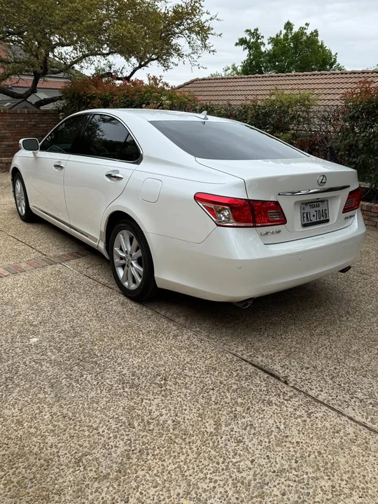 2010 Lexus ES 5th Gen - Image 4 of 20
