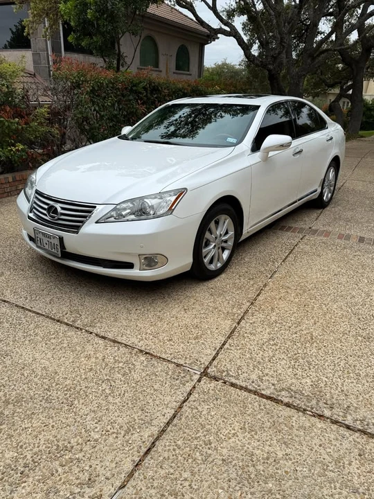 2010 Lexus ES 5th Gen - Image 5 of 20