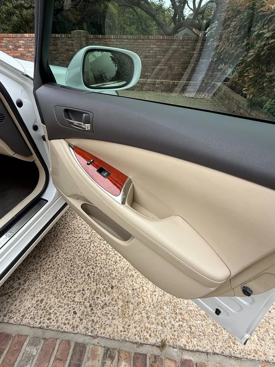 2010 Lexus ES 5th Gen - Image 12 of 20
