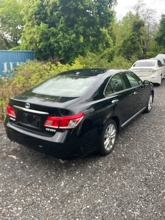 2010 Lexus ES 5th Gen - Image 5 of 13