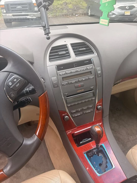 2010 Lexus ES 5th Gen - Image 12 of 13