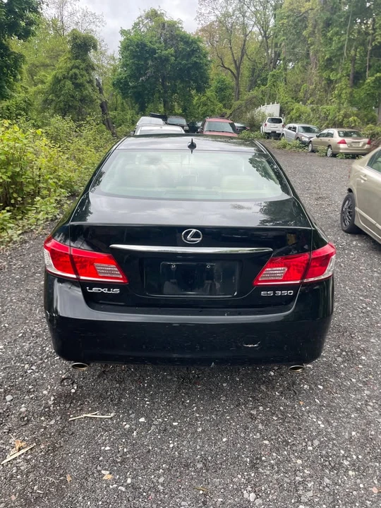 2010 Lexus ES 5th Gen - Image 4 of 13