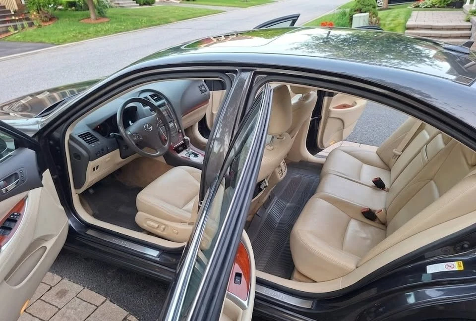 2010 Lexus ES 5th Gen - Image 3 of 8