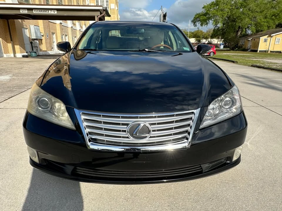 2010 Lexus ES 5th Gen - Image 2 of 20