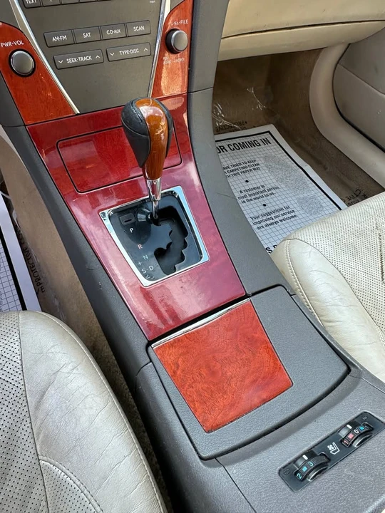 2010 Lexus ES 5th Gen - Image 16 of 20