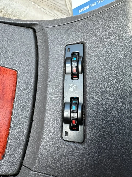 2010 Lexus ES 5th Gen - Image 17 of 20