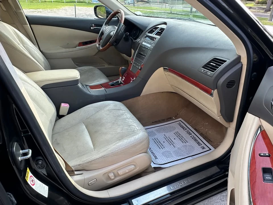 2010 Lexus ES 5th Gen - Image 10 of 20