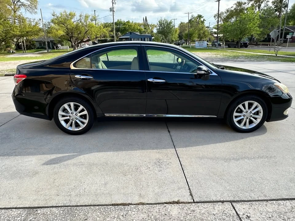 2010 Lexus ES 5th Gen - Image 8 of 20