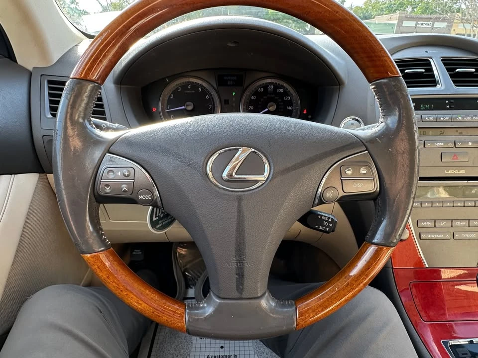 2010 Lexus ES 5th Gen - Image 17 of 20