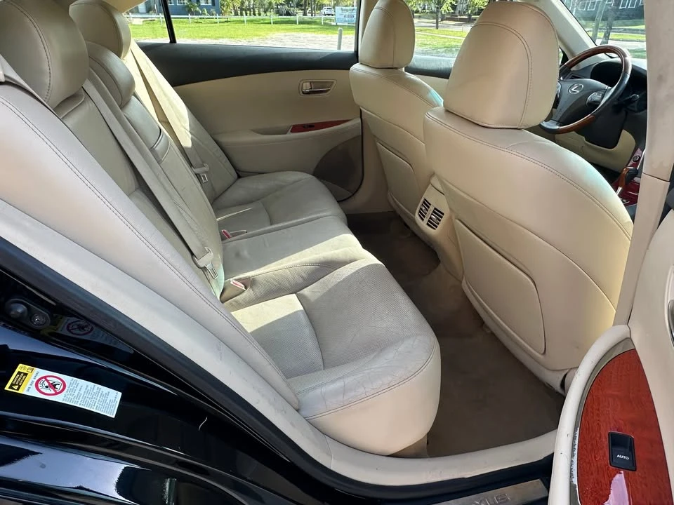 2010 Lexus ES 5th Gen - Image 9 of 20