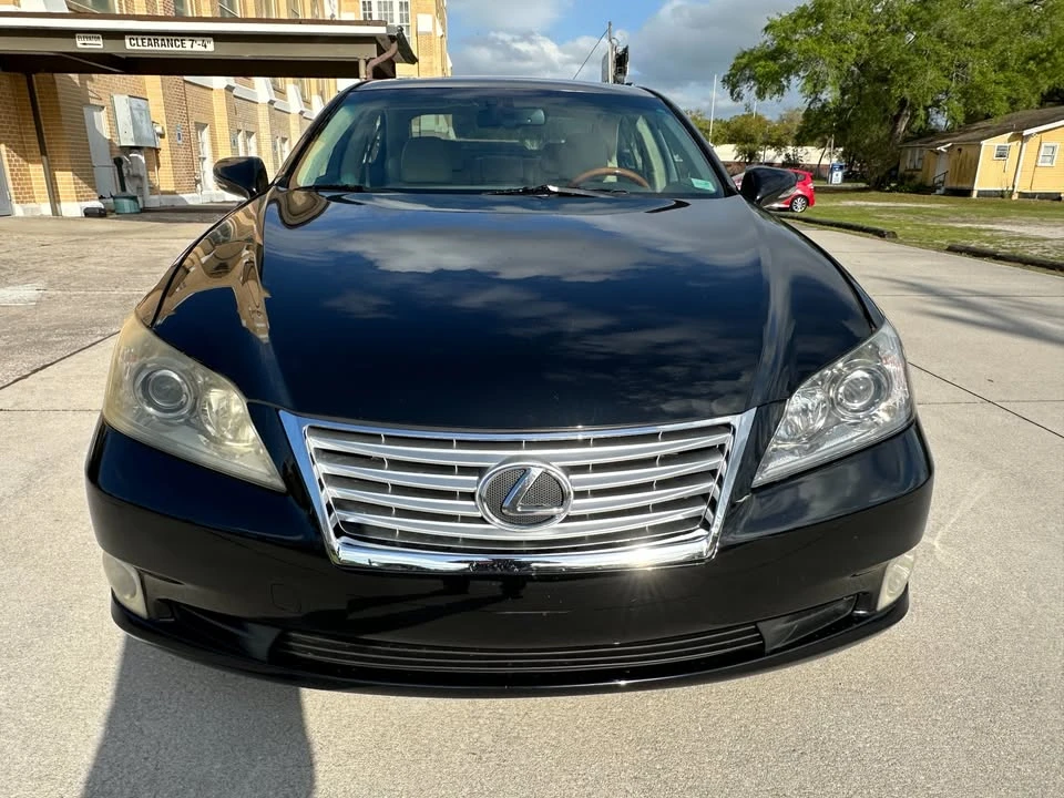 2010 Lexus ES 5th Gen - Image 2 of 20