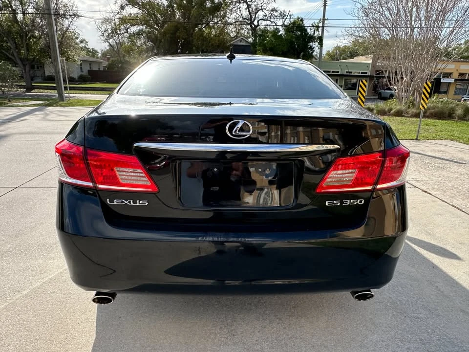 2010 Lexus ES 5th Gen - Image 5 of 20