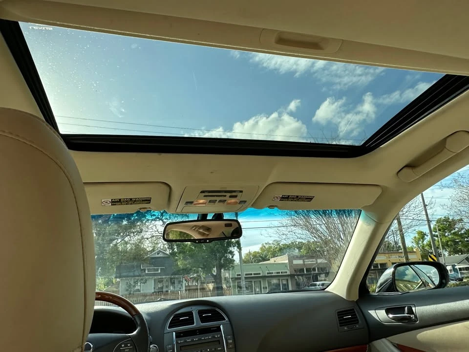 2010 Lexus ES 5th Gen - Image 11 of 20