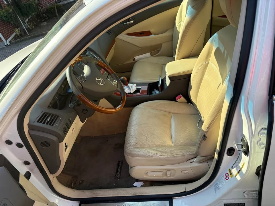 2010 Lexus ES 5th Gen - Image 4 of 5