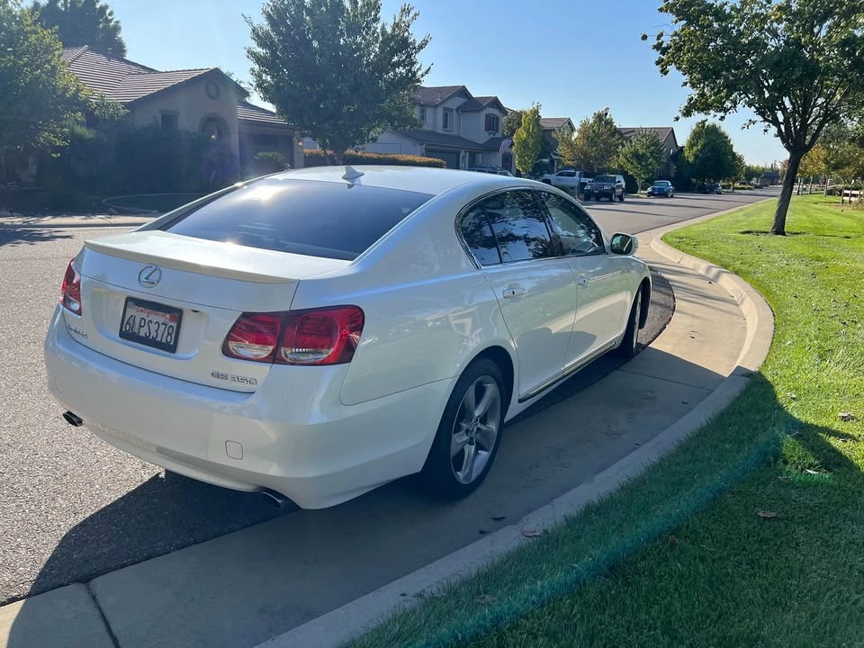 2010 Lexus GS 3rd Gen - Image 19 of 20