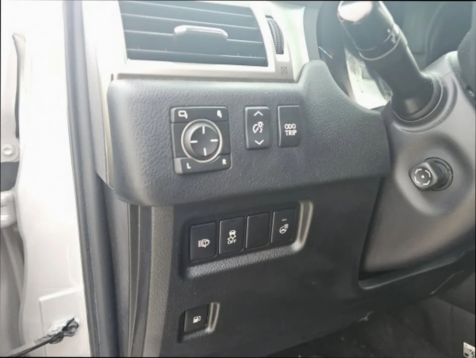 2010 Lexus GX 2nd Gen - Image 16 of 18