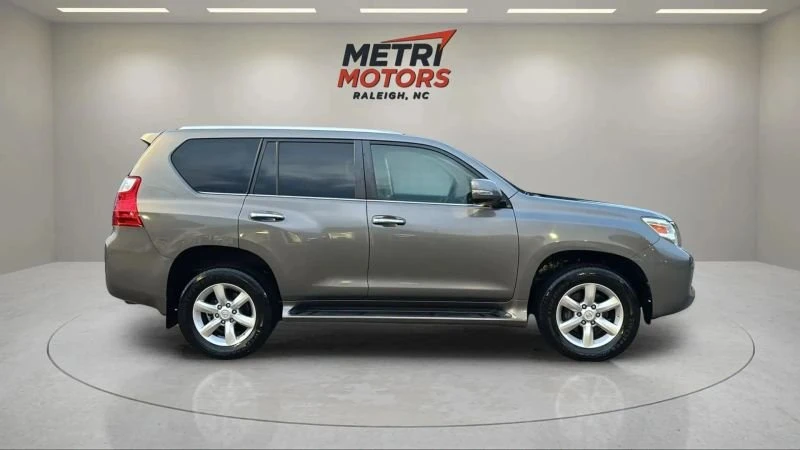2010 Lexus GX 2nd Gen - Image 4 of 8