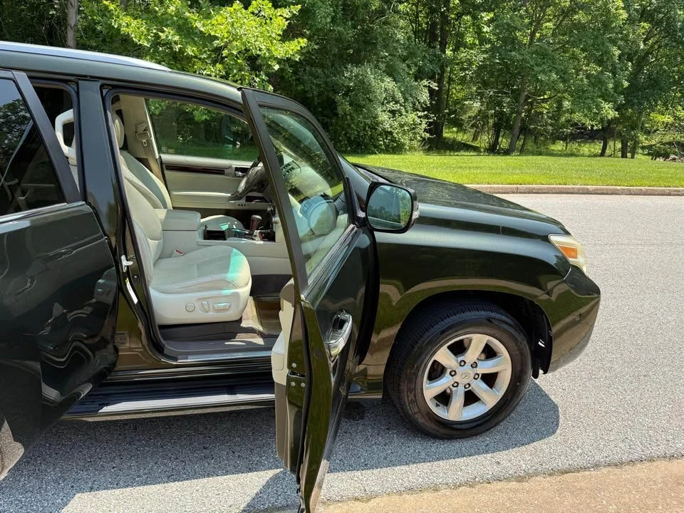 2010 Lexus GX 2nd Gen - Image 9 of 19