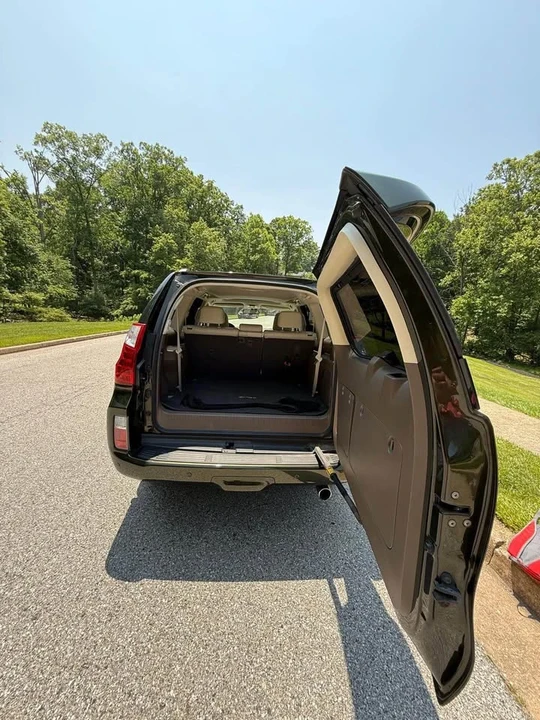 2010 Lexus GX 2nd Gen - Image 6 of 19